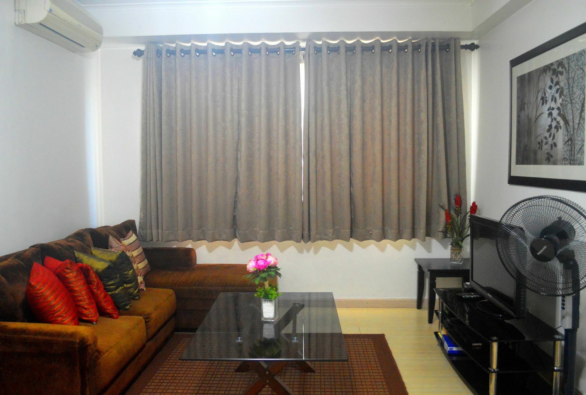 South Of Market Private Residences Taguig Exterior foto
